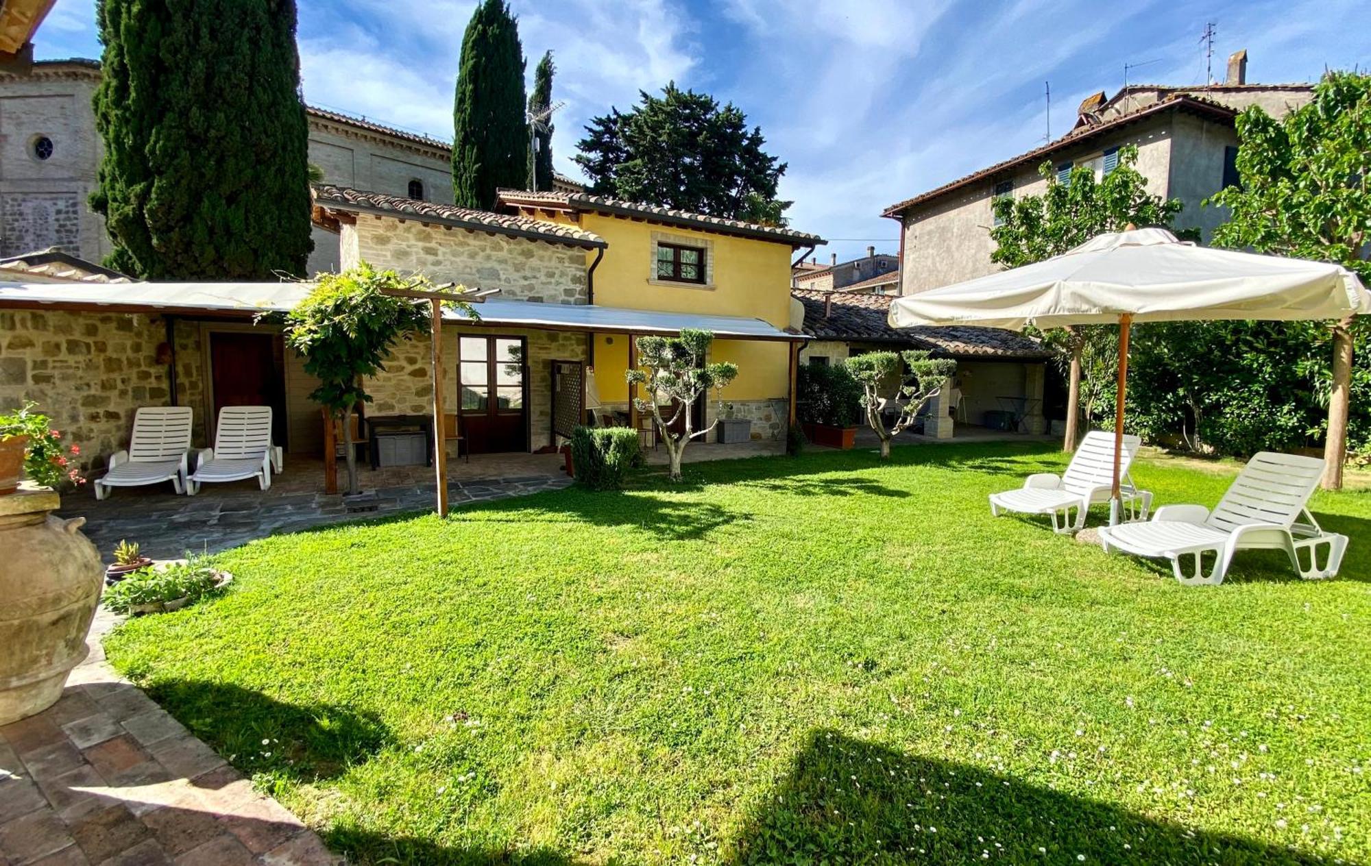 Il Cortile Delle Rose Holiday House بيرودجا المظهر الخارجي الصورة
