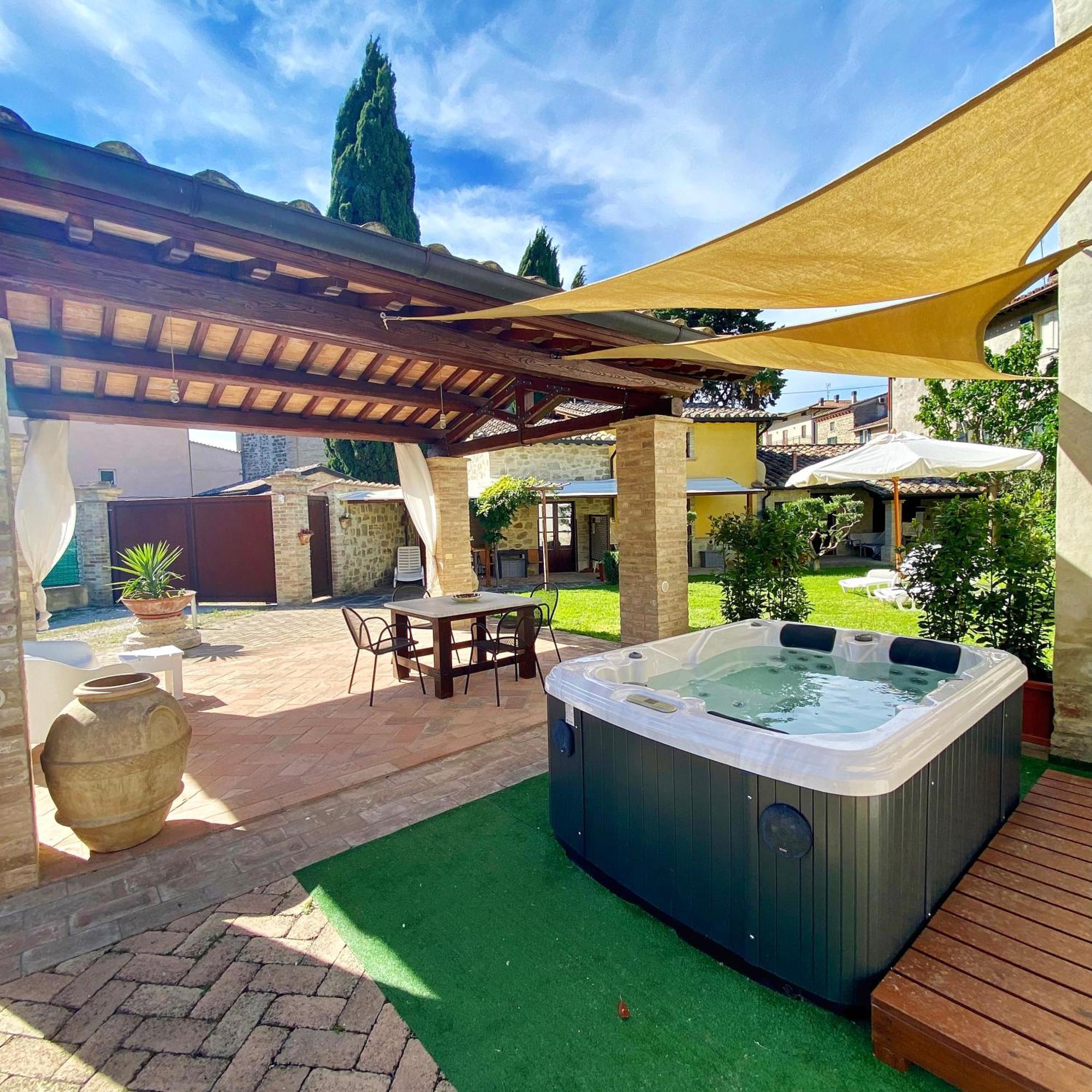 Il Cortile Delle Rose Holiday House بيرودجا المظهر الخارجي الصورة