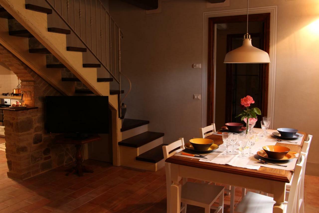 Il Cortile Delle Rose Holiday House بيرودجا المظهر الخارجي الصورة