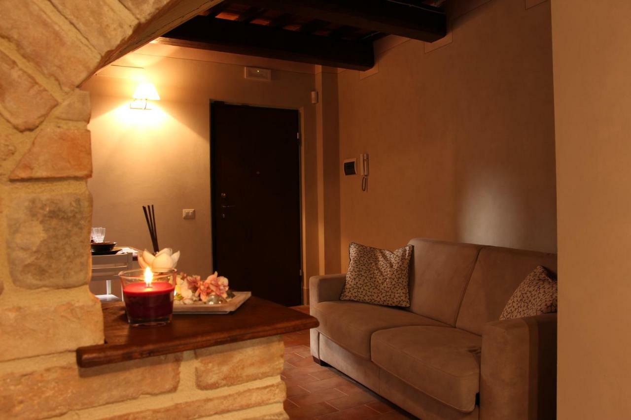 Il Cortile Delle Rose Holiday House بيرودجا المظهر الخارجي الصورة