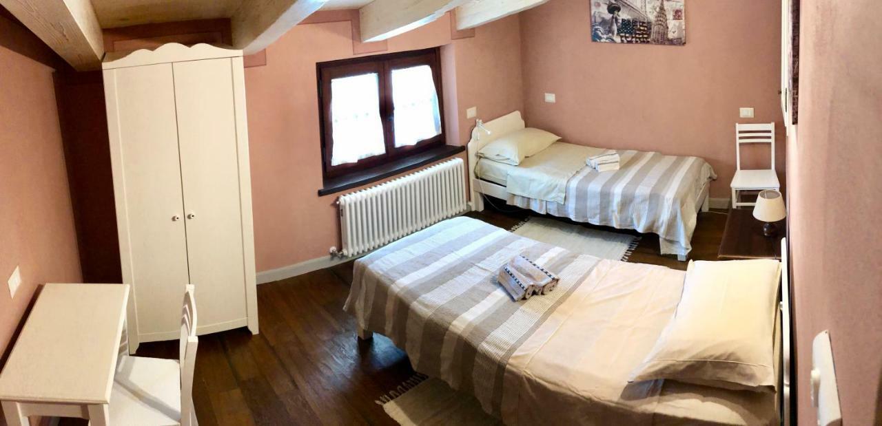 Il Cortile Delle Rose Holiday House بيرودجا المظهر الخارجي الصورة