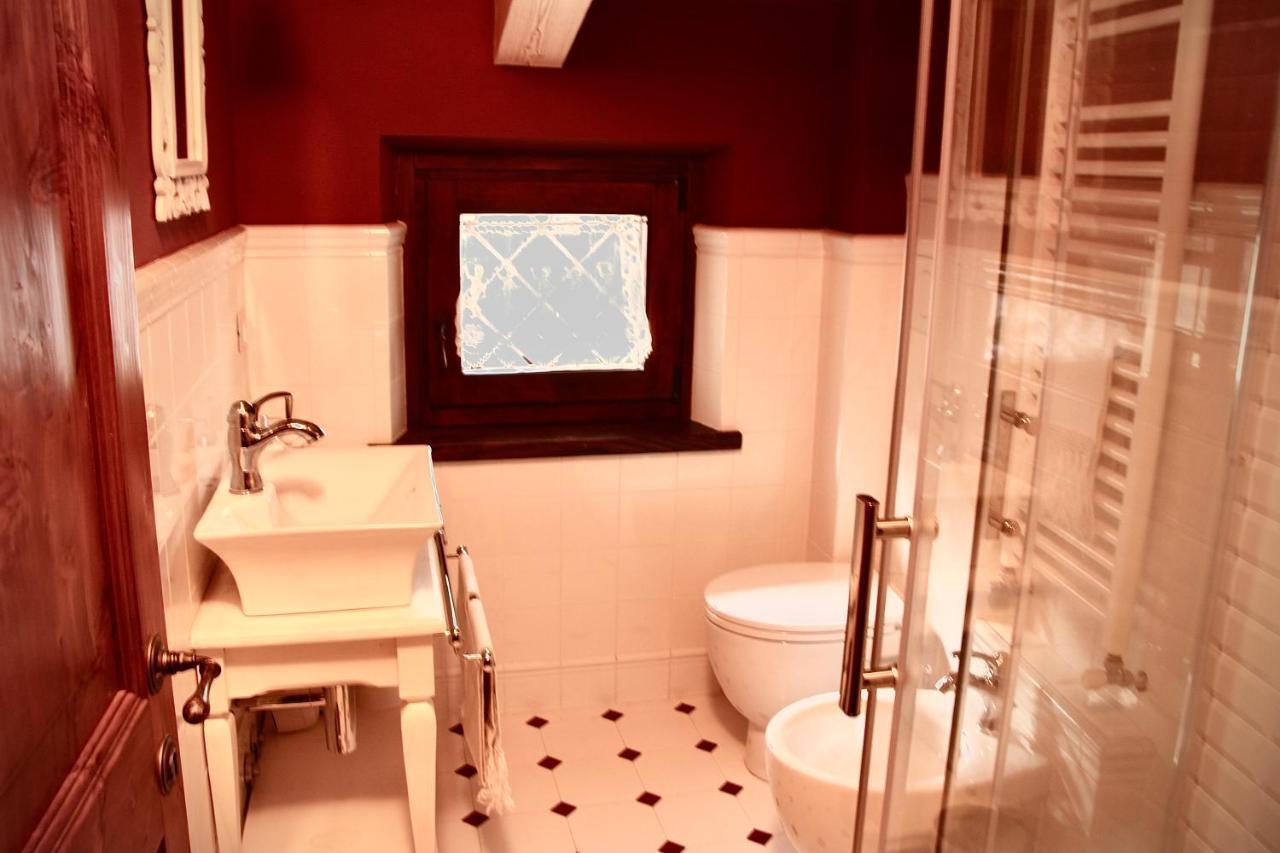 Il Cortile Delle Rose Holiday House بيرودجا المظهر الخارجي الصورة
